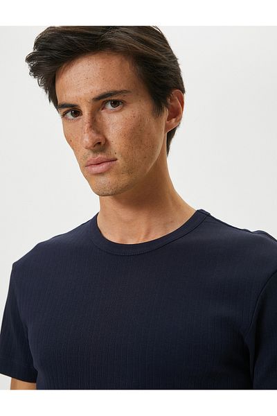 Koton T-shirt με υφή Slim Fit Basic - Κοντό μανίκι