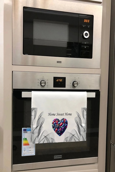 Valerine Life بيت أبيض مع فاكهة الغابة على شكل قلب - منشفة يد مصنوعة من القطن...