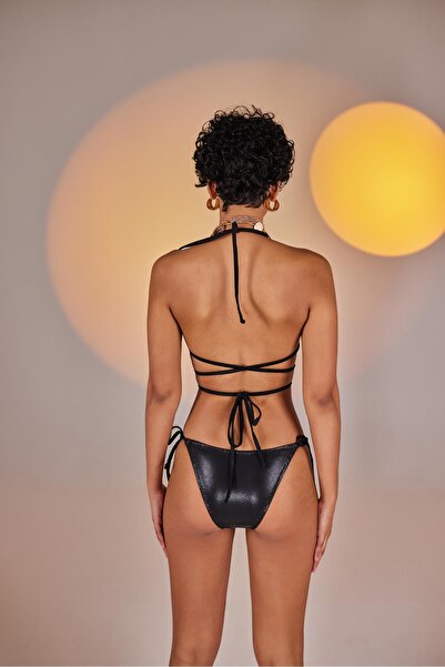 HOLLY LOLLY Özel Yapım Parlak Kumaşlı H Aksesuarlı V Kesim Ivory Bikini Altı Siyah