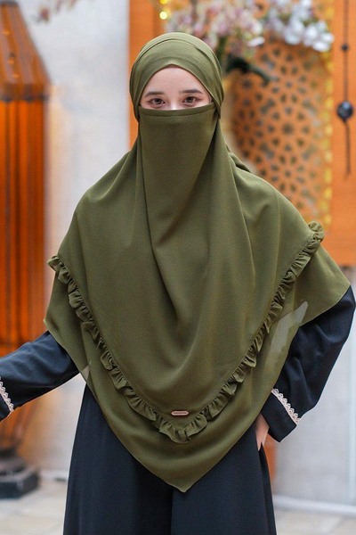 Hasna Tesettür Orta Boy Peçeli Premium Sufle Khimar Koyu Zeytin Yeşili