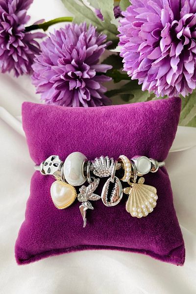 Tupek Store Steel Bracelet with Seashell Charm