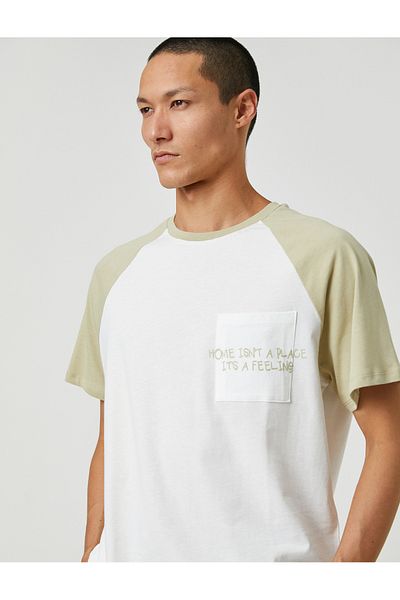 Koton Σλόγκαν κεντημένο μπλουζάκι Raglan μανίκι Crew Neck Pocket Λεπτομέρειες