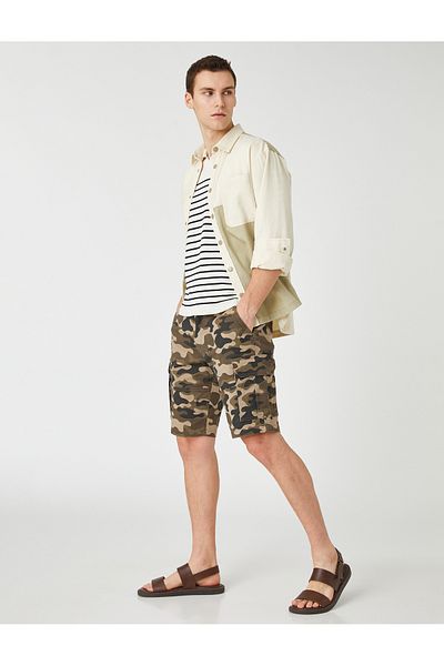 Koton Σορτς Cargo Camouflage με εμπριμέ κουμπιά με λεπτομέρεια τσέπης