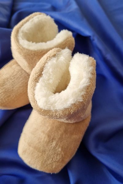 Trade Bazaar 0-9 Months Baby Slippers - Plush, Non-Slip Sole and Furry Booties