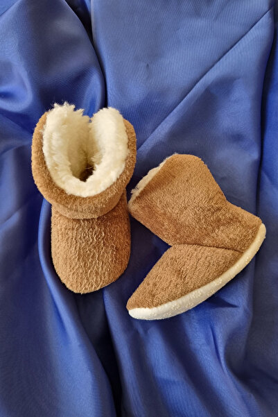 Trade Bazaar 0-9 Months Baby Slippers - Plush, Non-Slip Sole and Furry Booties