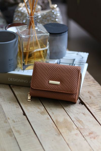 Moom Bag Women's Tan Card Holder Detailed Mini Wallet