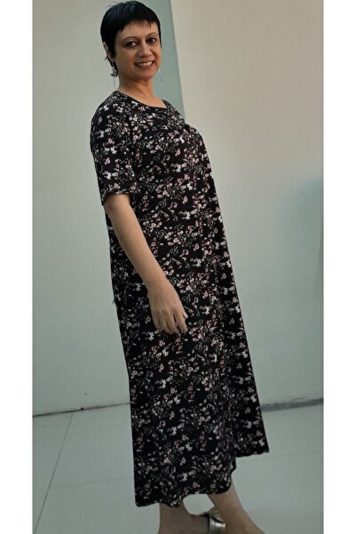Mertcan Butik Önü arkası robadan kesik büzgülü siyah çiçekli kısa kollu penye viskon elbise