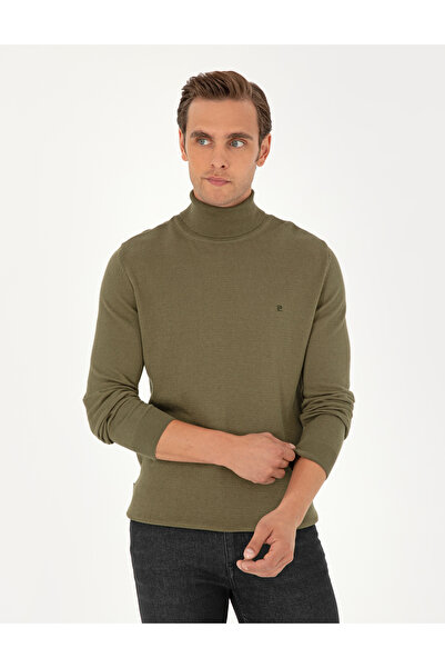 Pierre Cardin سترة تريكو أساسية ذات ياقة مدورة وقصة ضيقة باللون الكاكي الداكن...