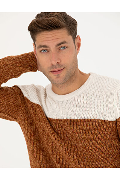 Pierre Cardin سترة تريكو من خليط الصوف بياقة دائرية وقصة ضيقة باللون البيج 50...