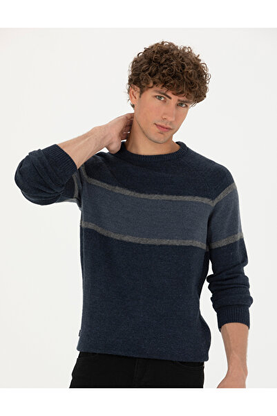 Pierre Cardin سترة تريكو بقصة ضيقة باللون الأزرق الداكن 50278026-VR033