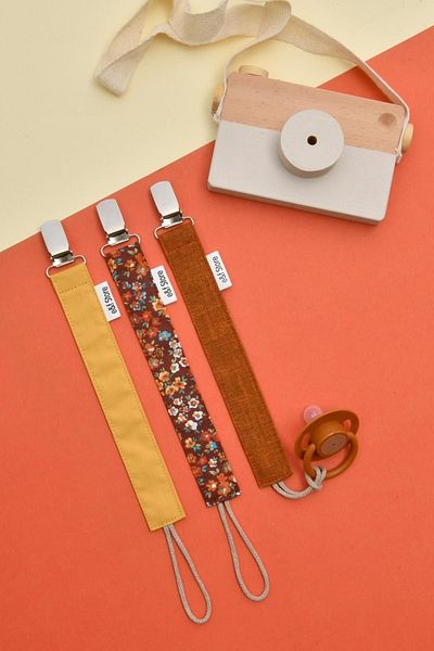 e&f Store Cotton Certified 3-piece Hanging Pacifier set - Brick, Mustard Yellow, Floral - Baby Chain