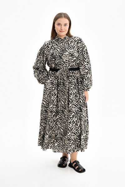 Aker Belden Büzgü Detaylı Desenli Elbise