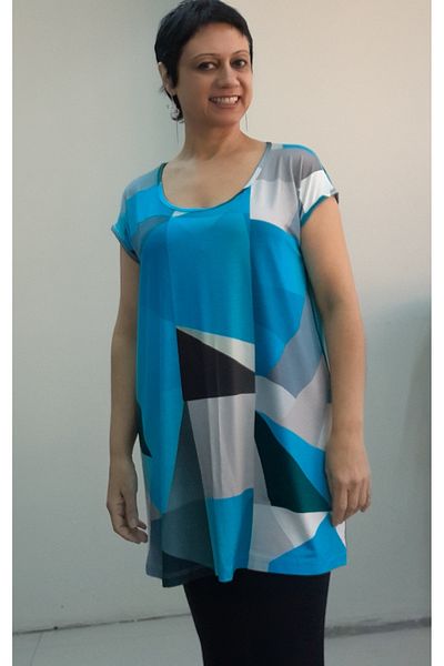 Mertcan Butik Tricou din viscoză pieptănată cu mâneci joase, cu imprimeu albastru alb-negru