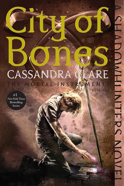Penguin Books The Mortal Instruments - City of Bones (1) - Cassandra Clare