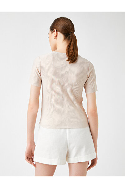 Koton Μπλουζάκι με κοντό μανίκι με λαιμόκοψη