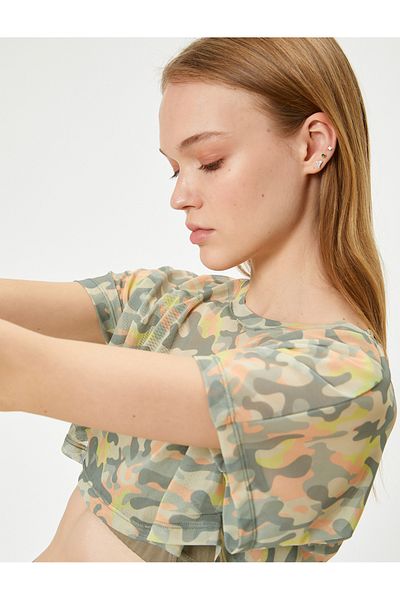 Koton Transparentes Crop T-Shirt Sport Kurzarm Rundhals Camouflage Muster