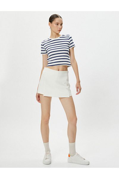 Koton Tricou crop cu mânecă scurtă cu gât crew amestecat din țesătură de viscoză