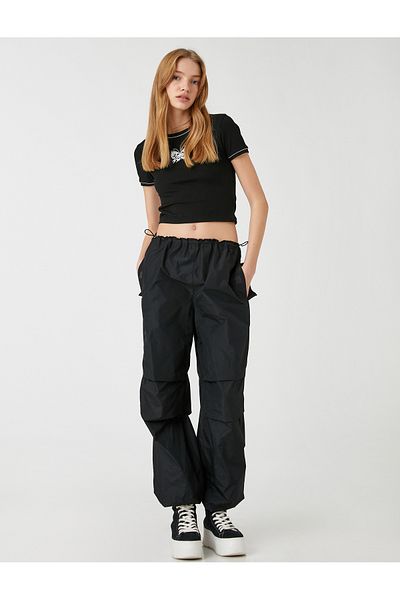 Koton Tricou crop cu mânecă scurtă cu mânecă scurtă cu imprimeu fluture
