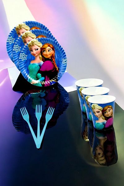 VibeHome Frozen Themed Super Eco Set for 8 - for Birthday Party and Fun Events