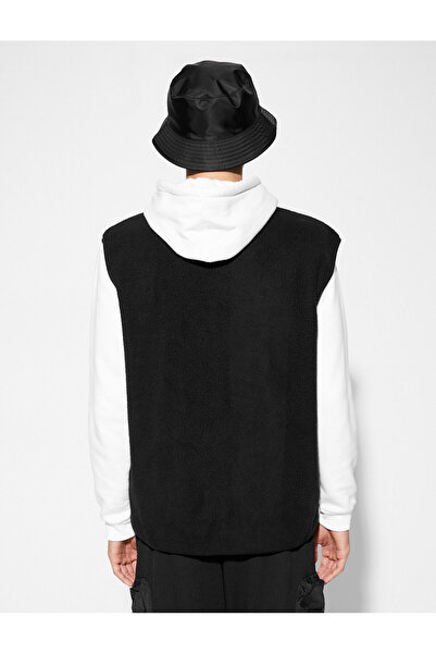 Koton Λούτρινο γιλέκο με φερμουάρ καγκουρό τσεπάκι με λεπτομερή βάση