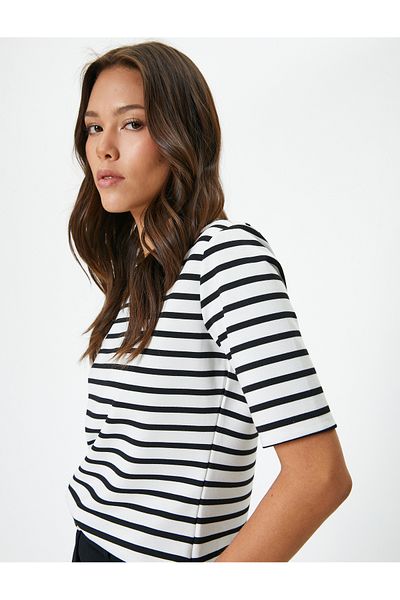 Koton Tricou slim cu mânecă scurtă cu decolteu