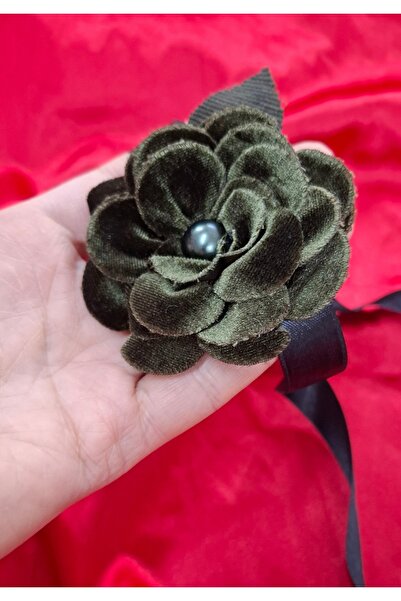 es moda shop Agape Khaki Green Velvet Rose Necklace