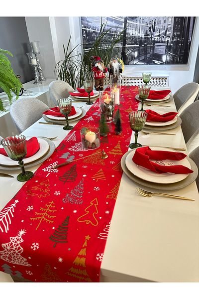 Decamor home New Year's Runner - Red Tree Pattern, Long, New Year's Themed Table