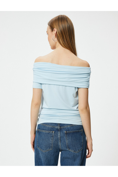 Koton Μπλουζάκι με κολλώδη λεπτή εφαρμογή εκτός ώμου - Λεπτομέρειες κουρτίνες