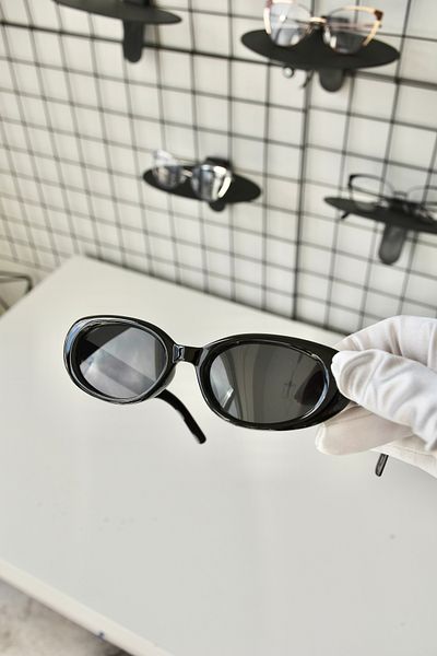 LOOKUP NEW Owen Black Oval Round Bone Women's Unisex Men's Uv400 Protection Sunglasses