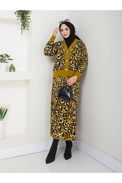 CLB COLLECTION Patterned Knitwear Cardigan and Skirt Set