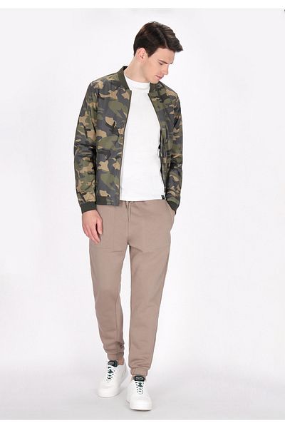 Mo Jacke