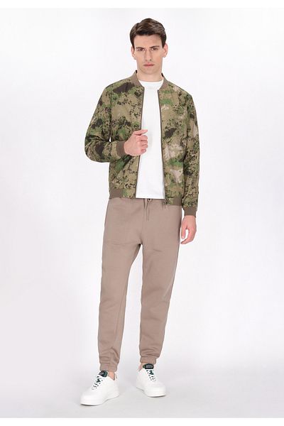 Mo Jacke