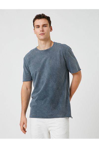Koton Tricou de bază Detaliu cu fante cu decolteu