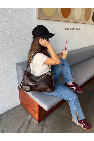 minebag Dámská taška přes rameno Sicily Bitter Brown Faux Leather Charm