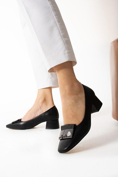 PARİS Women's Black Stone Detailed Accessory Short Heeled Shoes