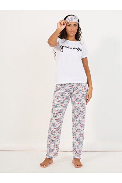 Styli طقم تي شيرت مطبوع عليه شعار "تصبح على خير" وقناع للعينين وبيجامة على شكل قلب