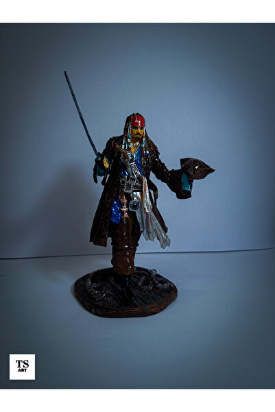 ART Karayip Korsanları Jack Sparrow Figürü 20 cm yüksekliktedir