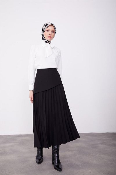 Armine Black Bodice Skirt - 23K1512 Model