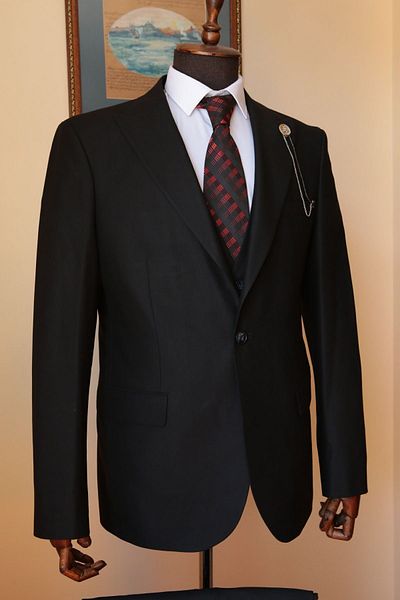 Querinca Large Size Suit with Black Vest (collar Trim and Tie)