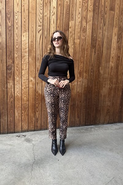 HELİS BUTİK Leoparlı Pensli Pantolon