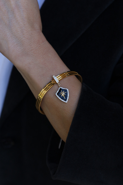 Yenigün Kuyumculuk 14 Ayar Altın Siyah Mineli Kuzey Yıldızı Ajda Ve Kolye Charmı