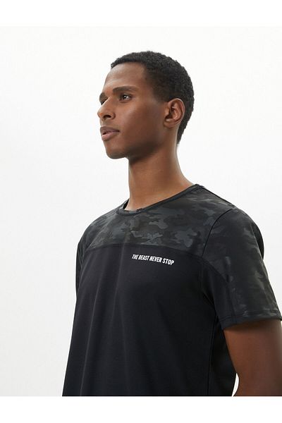 Koton Αθλητικό T-Shirt Καμουφλάζ Λεπτομερές σλόγκαν με στάμπα λαιμόκοψης πληρώματος