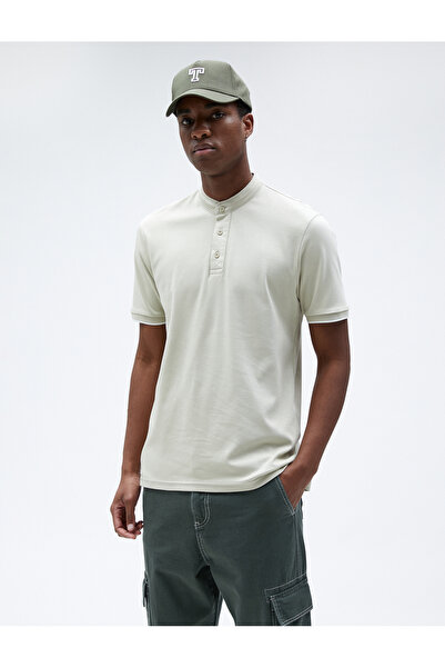 Koton T-Shirt mit Judge-Kragen, schmale Passform, geknöpfte Kurzarmpaspelierung