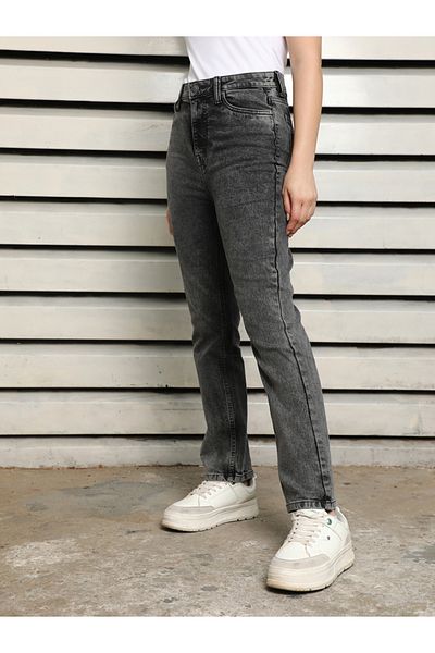 High Star By Styli High Rise Slim Fit Light Fade Jeans