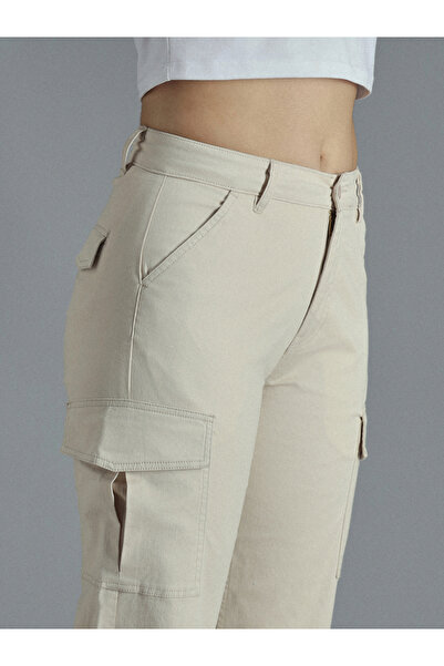 High Star By Styli High Rise Straight Fit Cropped Cargo Trousers