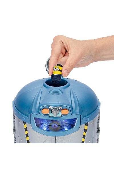 Minions غرفة التحول الضخمة في فيلم Despicable Me 4 | تحويل AVL Jerry إلى Mega Jerry