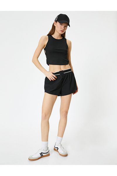 Koton Sportliches kurzes Tanktop – gerippt mit seitlichem Fensterdetail