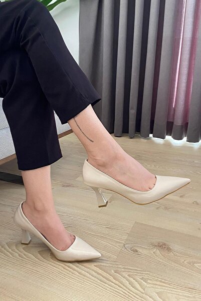 Preshley Women's Samba Cream Patent Leather Stiletto