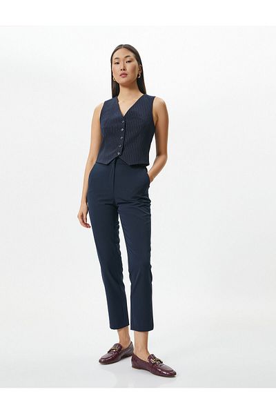 Koton Stoff-Zigarettenhose mit hoher Taille und Taschen