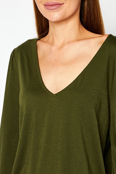 Michael Kors Women V-neck Long Sleeve Textured Top, Dark Green